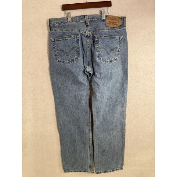 Levis 501 Blue Jeans Mens 36x32 Straight Leg Button Fly Light Wash Denim - Picture 5 of 10